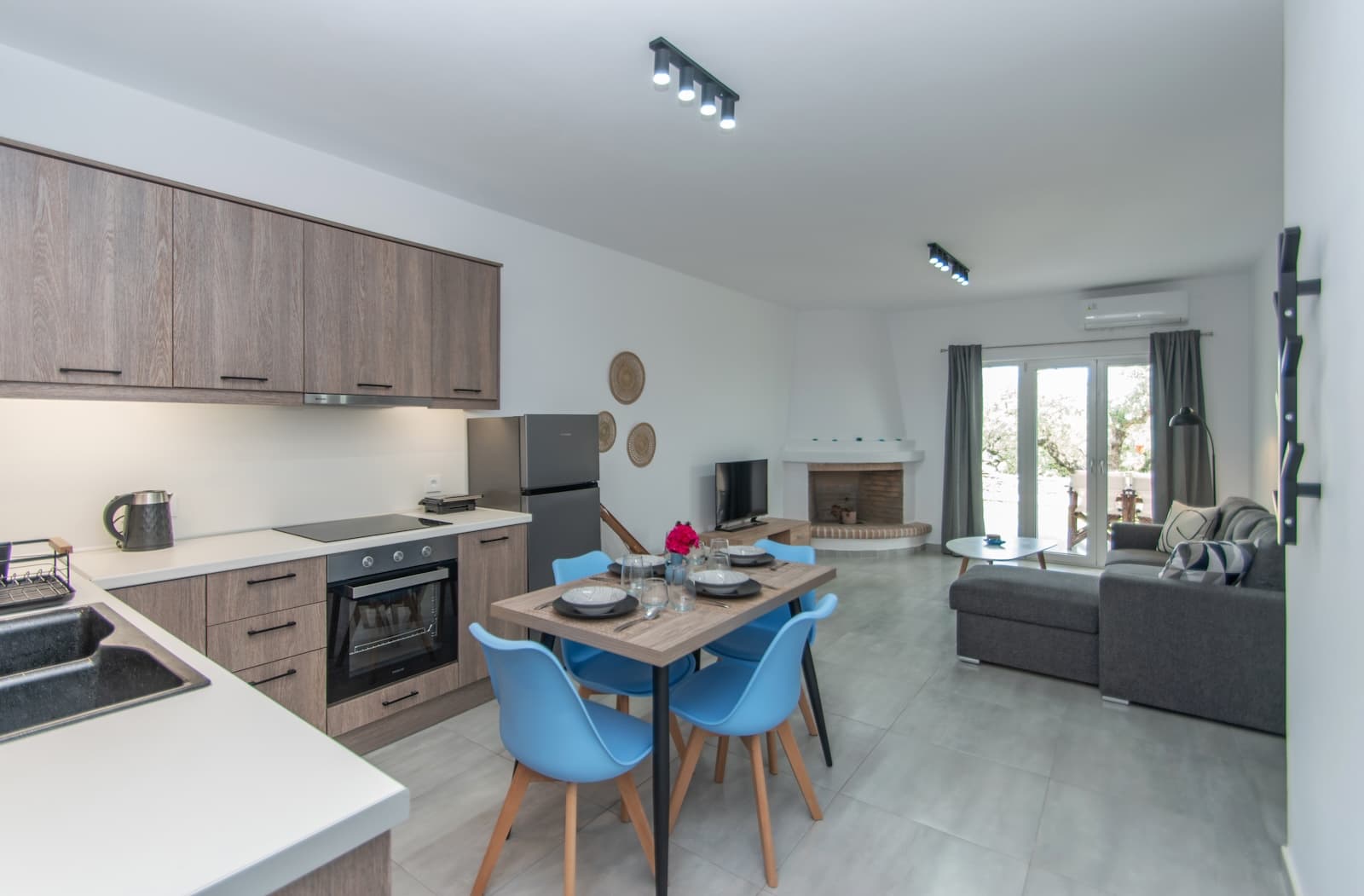 Kitchen and living room