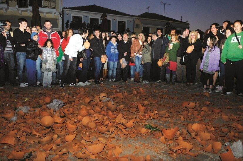 Botides tradition — broken clay pots thrown from balconies on Holy Saturday morning